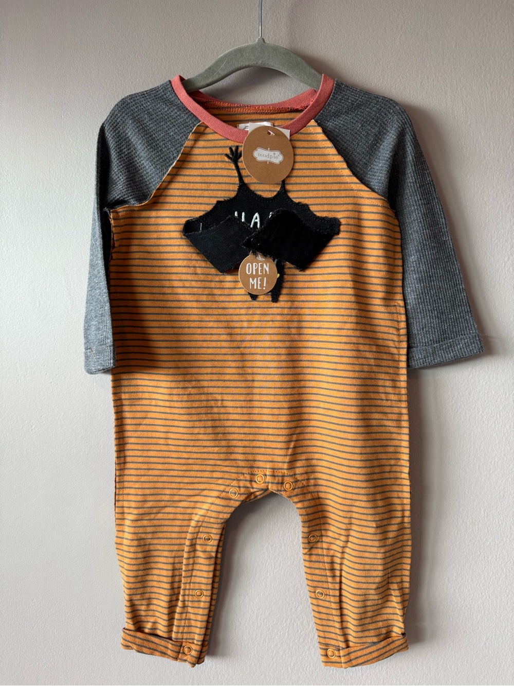Mud Pie NWT Happy Halloween Striped Interactive Bat Romper Size 6-9 months